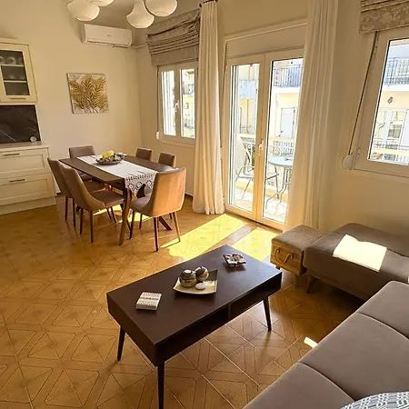 Alexia Nest, Lovely For 5 In The Ce Apartment Skiathos Town
